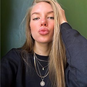 Meet your Posher, Emily